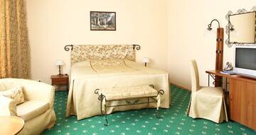 Фото номера ЛЮКС Гостиница Resident Hotel Berezki г. Кугеси 2
